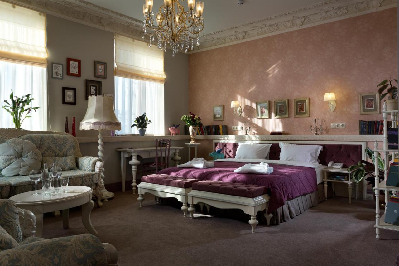 Hotel 19 Kharkiv Bagian luar foto