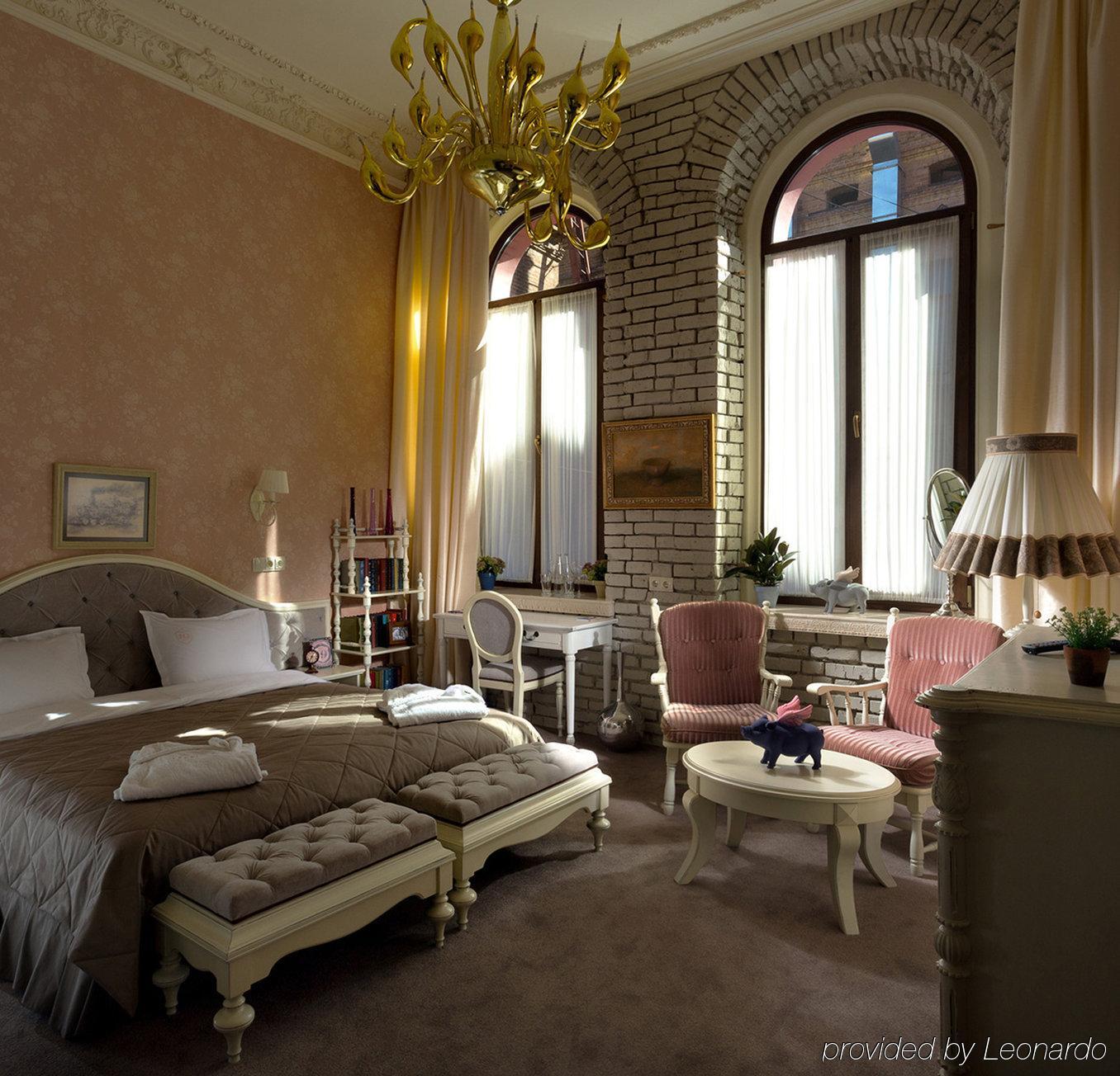 Hotel 19 Kharkiv Bagian luar foto