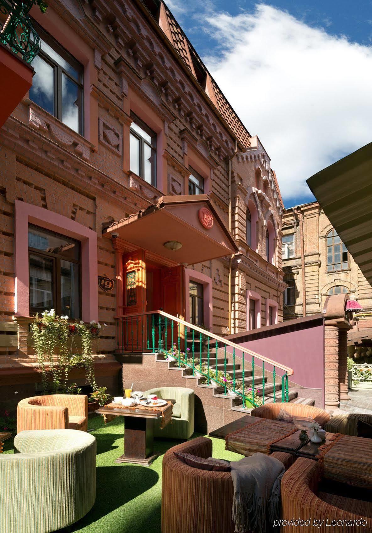 Hotel 19 Kharkiv Bagian luar foto